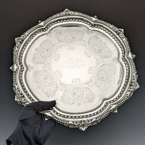 Bandeja salva de plata esterlina antigua británica de 1903, diámetro 32 cm, 824 g, GOLDSMITHS & SILVERSMITHS