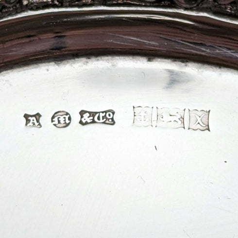 Plato vintage de plata de ley con relieve y calado, Reino Unido, 1972, 74 g, A Marston & Co