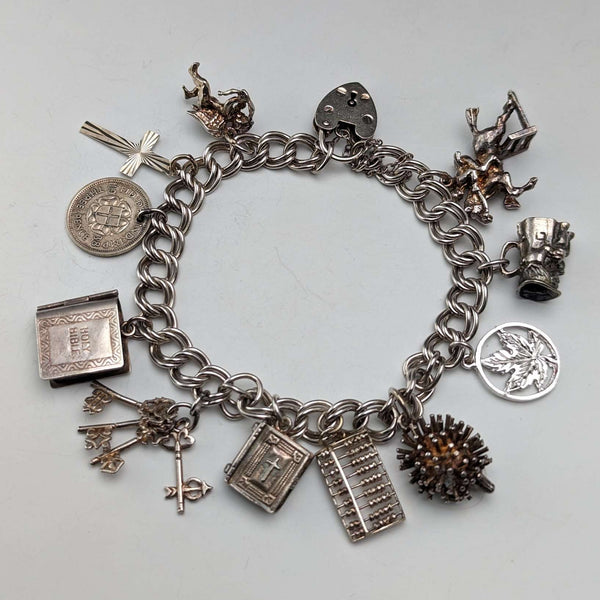 Pulsera de dijes de plata de ley vintage británica de 1971, 39 g