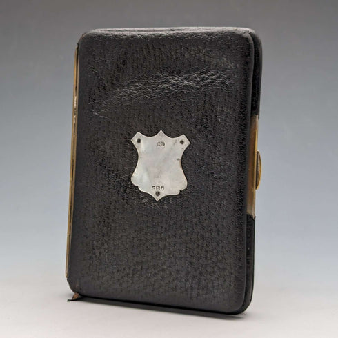 Cartera de cuero negro con adornos de plata de ley, antigua, de Gran Bretaña, 1910, M Chapman