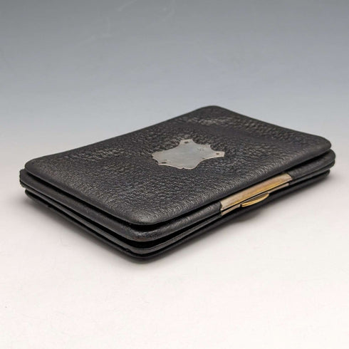Cartera de cuero negro con adornos de plata de ley, antigua, de Gran Bretaña, 1910, M Chapman