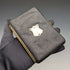 Cartera de cuero negro con adornos de plata de ley, antigua, de Gran Bretaña, 1910, M Chapman