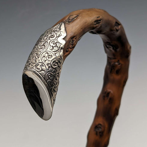Bastón de caballero antiguo británico de 1900, mango curvo con decoración de plata de ley, eje marrón, 90 cm
