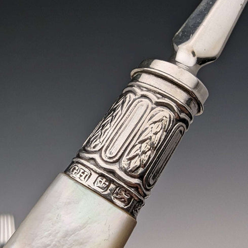 1897 年英國古董白色珍珠手柄和純銀刀片甜點餐具套裝哈里森兄弟木盒裝