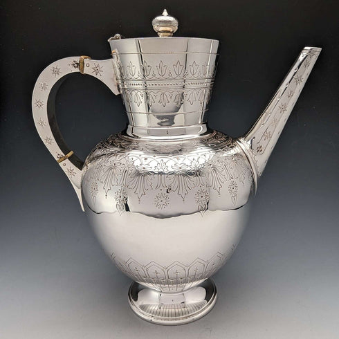 Cafetera de plata chapada, antigua, de fabricación británica (Walker & Hall), hacia 1880