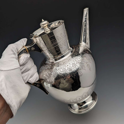 Cafetera de plata chapada, antigua, de fabricación británica (Walker & Hall), hacia 1880