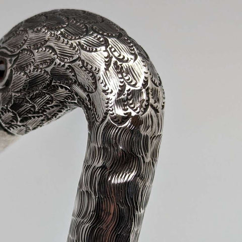 Bastón antiguo británico para dama, empuñadura de plata con cabeza de cisne, 77 cm