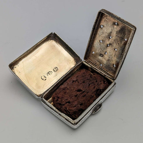 Vinaigrette de plata de ley antigua británica de 1832, con esponja, de John Bettridge