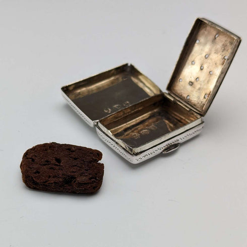 Vinaigrette de plata de ley antigua británica de 1832, con esponja, de John Bettridge