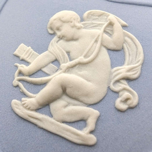 Frasco de perfume vintage británico en forma de corazón de Wedgwood Jasperware
