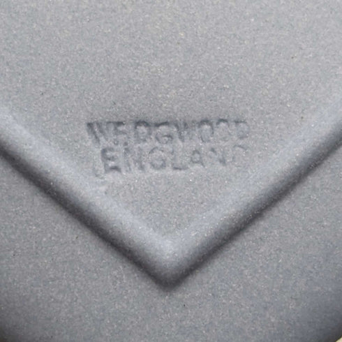 Frasco de perfume vintage británico en forma de corazón de Wedgwood Jasperware