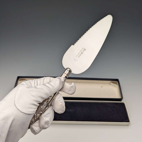 Cuchillo para pasteles vintage británico de 1992, con mango de plata esterlina, en su caja, Harrison Brothers