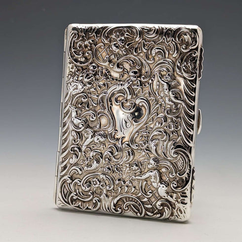 Estuche para tarjetas de plata esterlina, estilo doble hoja, con relieve de ángeles, antigüedad británica de 1900, 117 g, WILLIAM COMYNS