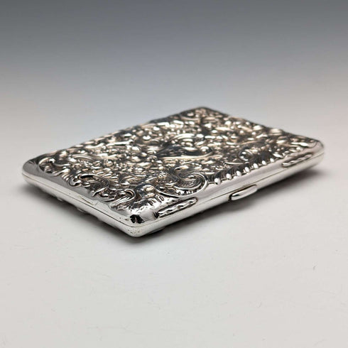 Estuche para tarjetas de plata esterlina, estilo doble hoja, con relieve de ángeles, antigüedad británica de 1900, 117 g, WILLIAM COMYNS