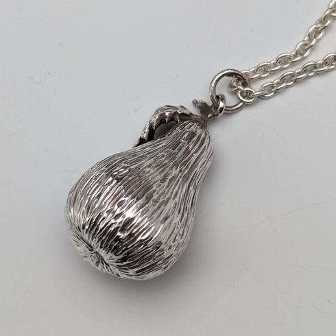 1976 British vintage sterling silver pear-shaped pendant & sterling silver necklace