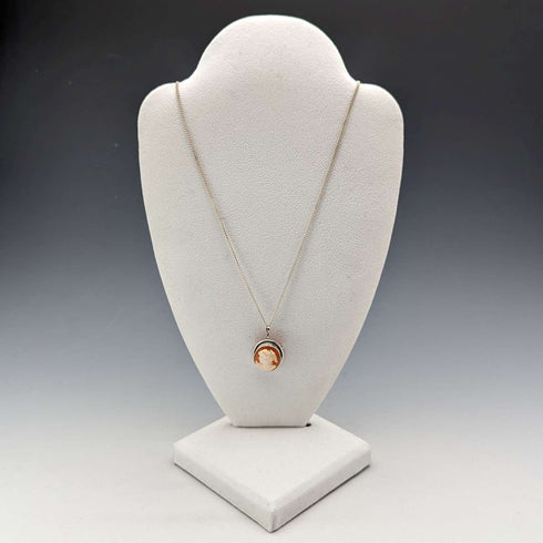 Colgante camafeo vintage, broche y collar de plata de ley