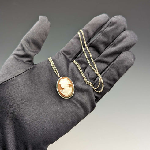 Colgante camafeo vintage, broche y collar de plata de ley