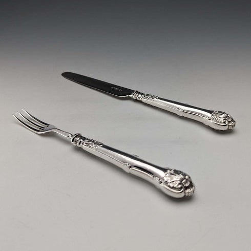 Cubiertos de postre de plata esterlina, pareja, Inglaterra, hacia 1829, por Aaron Hadfield