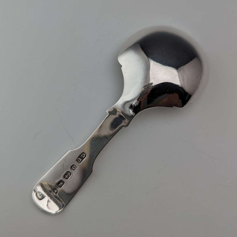 Cuchara para té de plata de ley antigua británica de 1863, George Unite