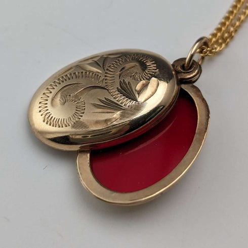 1987 年英國復古 9 克拉黃金橢圓形盒子吊墜項鍊
