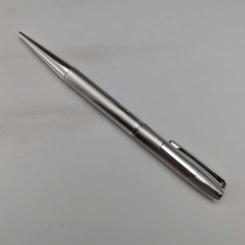1961年 英国 ヤード・オ・レッド 純銀製 推進式ペンシル ケース入り
Lápiz mecánico de plata de ley Yard-O-Led, Reino Unido, 1961, en estuche.