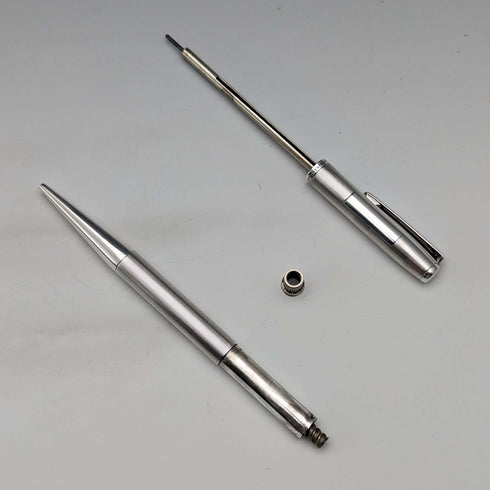 1961年 英国 ヤード・オ・レッド 純銀製 推進式ペンシル ケース入り
Lápiz mecánico de plata de ley Yard-O-Led, Reino Unido, 1961, en estuche.