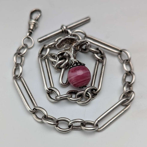 Cadena Albert de plata esterlina antigua, Inglaterra, circa 1900, 46 g, con sello de águila y dije de piedra natural