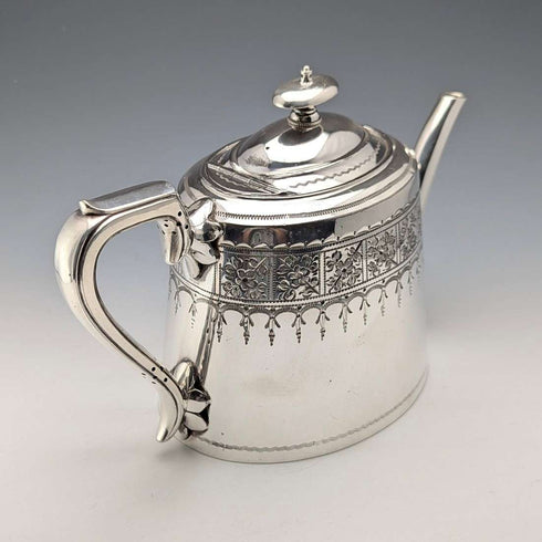 Tetera de plata chapada, antigua, de fabricación británica (Walker & Hall), circa 1900