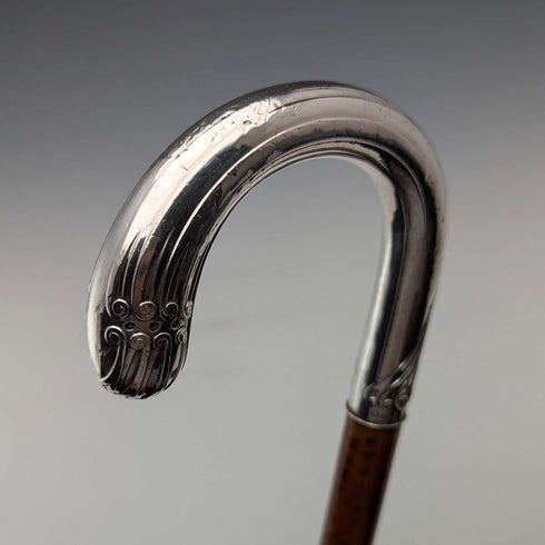 Bastón antiguo de caballero, mango curvado de plata 800, circa 1900, 90 cm