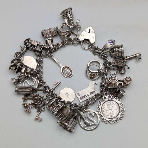 Pulsera de dijes de plata de ley vintage británica de 1970, 78 g, D&BS