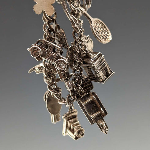 Pulsera de dijes de plata esterlina vintage británica de 1957, 47 g, W.J.S.