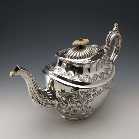 Tetera de plata chapada, antigüedad inglesa de alrededor de 1890, George Cutts