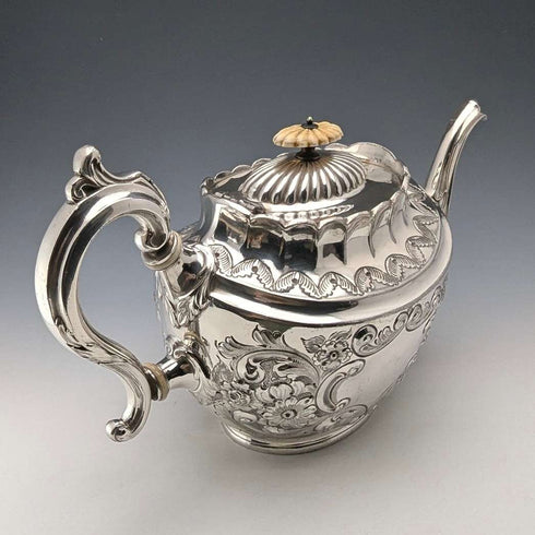 Tetera de plata chapada, antigüedad inglesa de alrededor de 1890, George Cutts