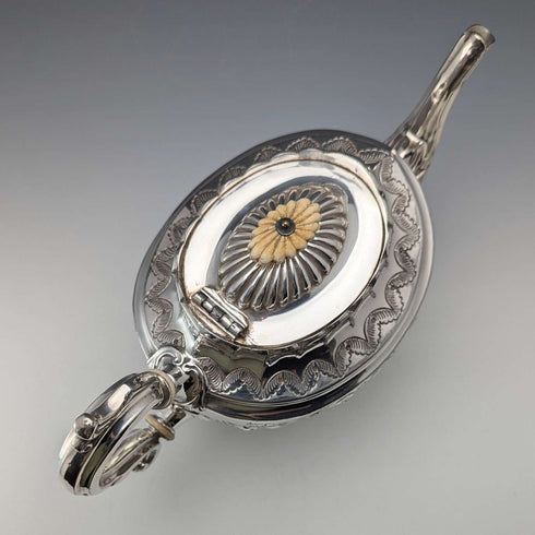 Tetera de plata chapada, antigüedad inglesa de alrededor de 1890, George Cutts