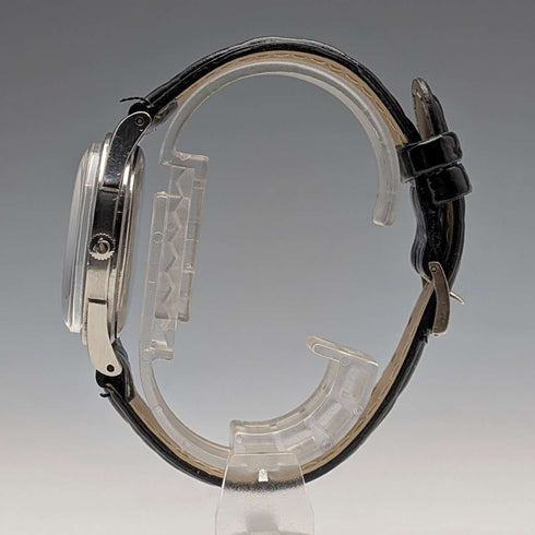 Reloj de pulsera para caballero Omega de 1945, ref. 2421/1, movimiento automático Cal. 28.10RA, esfera negra, caja de acero de 35 mm, en buen estado de funcionamiento.