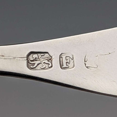 Cuchara para té de plata de ley antigua británica de 1801