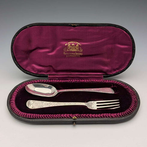Cubiertos de bautizo de plata de ley antiguos británicos, 1869, par, 55 g en total, en estuche, HJ Lias & Son