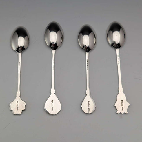 Cucharas de café vintage británicas de plata de ley con decoración de esmalte, 1967 (juego de 4, 48 g en total), de Turner & Simpson, en estuche.