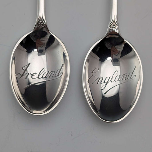 Cucharas de café vintage británicas de plata de ley con decoración de esmalte, 1967 (juego de 4, 48 g en total), de Turner & Simpson, en estuche.