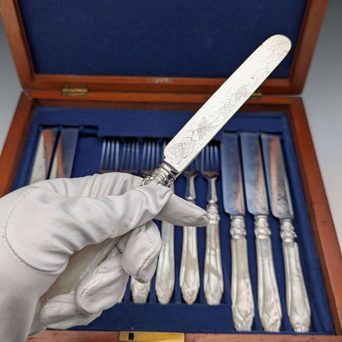 约1875年 英国古董 白蝶贝手柄甜点餐具6对(附木盒)