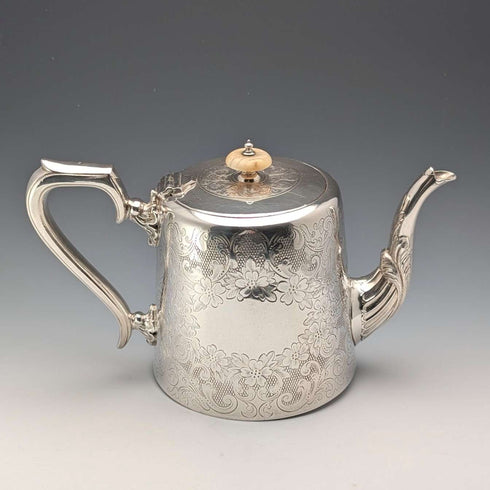 Tetera de plata chapada, antigüedad inglesa de alrededor de 1900, de John Henry Potter