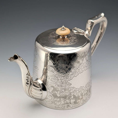 Tetera de plata chapada, antigüedad inglesa de alrededor de 1900, de John Henry Potter