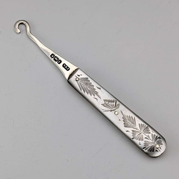 1903年 英国アンティーク 白蝶貝ハンドル 純銀ボタンフック Villiers&Jackson
Antigüedad inglesa de 1903, gancho para botones de plata esterlina con mango de nácar, Villiers & Jackson