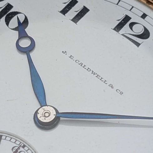 Reloj de bolsillo antiguo Vacheron Constantin, circa 1915, caja de oro macizo de 14 quilates, firmado J.E. Caldwell, en buen estado de funcionamiento.