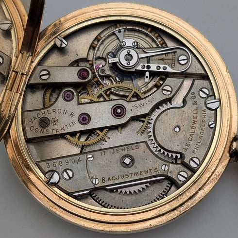 Reloj de bolsillo antiguo Vacheron Constantin, circa 1915, caja de oro macizo de 14 quilates, firmado J.E. Caldwell, en buen estado de funcionamiento.