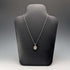 Colgante guardapelo vintage de plata pura con forma ovalada, 2.7g, con collar