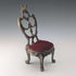 Soporte para reloj de bolsillo de los años 20 en forma de silla de latón con asiento rojo oscuro