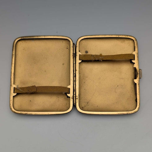 Estuche para cigarrillos vintage chapado en oro con acabado tipo galuchat verde