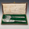 Hacia 1900, juego de servidores de pescado de plata chapada, estilo antiguo francés, en estuche, SFAM