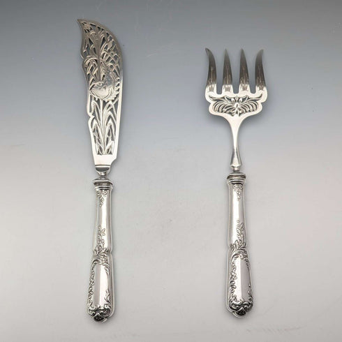 Hacia 1900, juego de servidores de pescado de plata chapada, estilo antiguo francés, en estuche, SFAM